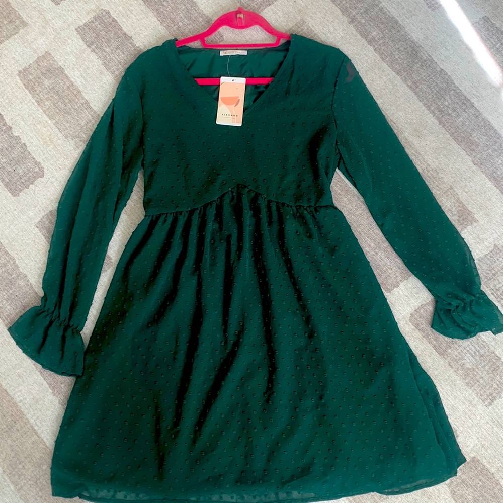 Size s long sleeve green dress + built in slip. Kirundo brand. Never been worn!